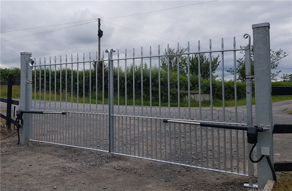 Steel gates on steel posts with Ram Automation Gallery Image