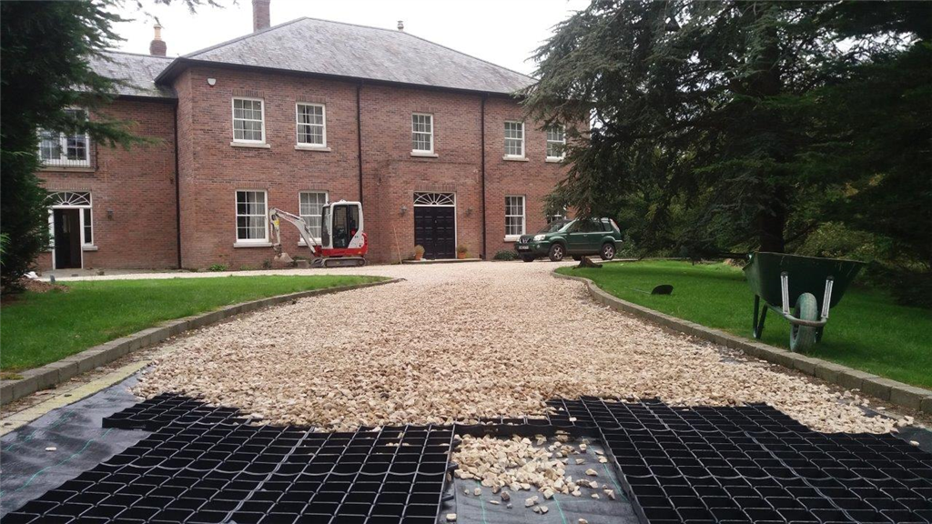 Irwins Agrablock Gravel Stabilizing system used with Avoca Gold Decorative gravel Gallery Image