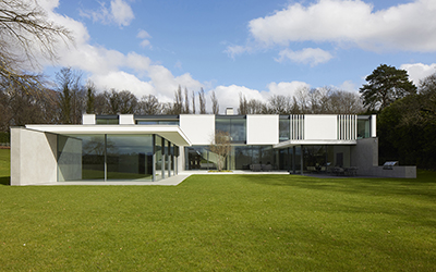  The StoRend Flex external render system, which utilizes the StoVentec carrier board, has been applied as a finish to the upper storey of this new contemporary house, designed by Ström Architects Gallery Image