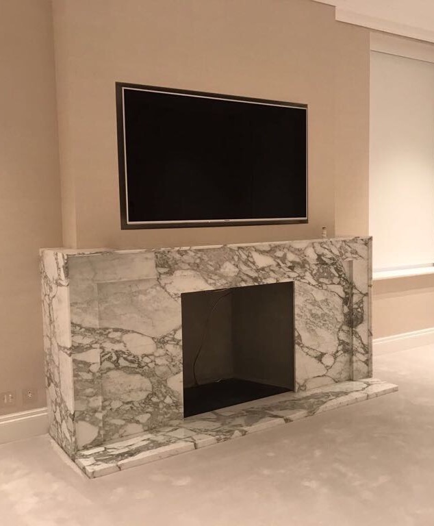 Arabescato marble fireplace, London Gallery Image